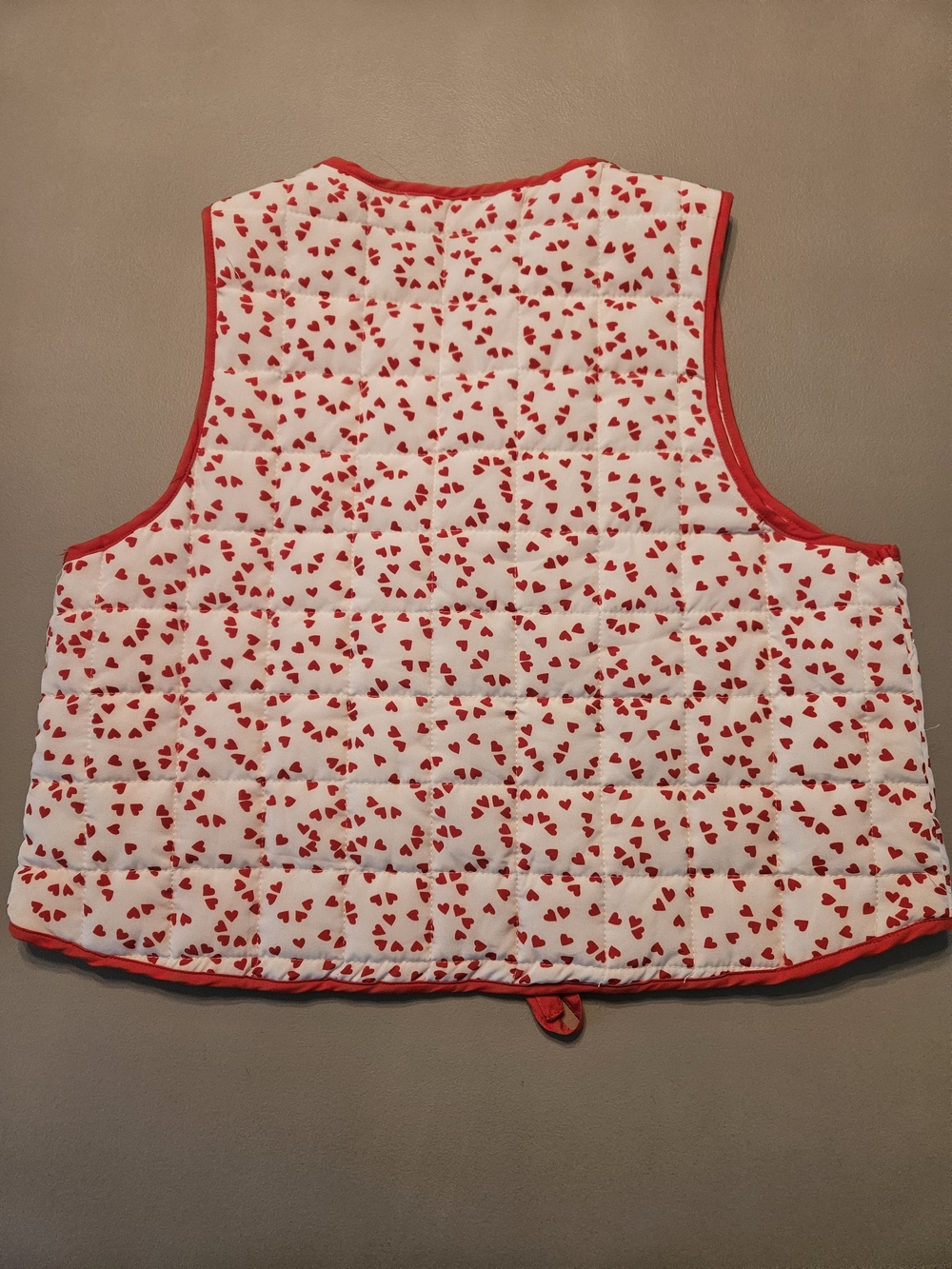NWOT Quilted Heart-Print Tie-Front Vest - Red & White - Picture 2 of 9